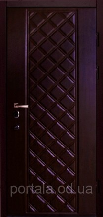 Входная дверь «Мадрид» из модельного ряда «Стандарт» с рельефным узором в виде р. . фото 3