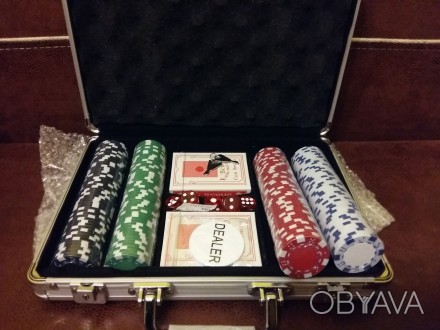 Набор для игры в  покер, который включает в себя:
200 тяжелых фишек по 11,5 гра. . фото 1