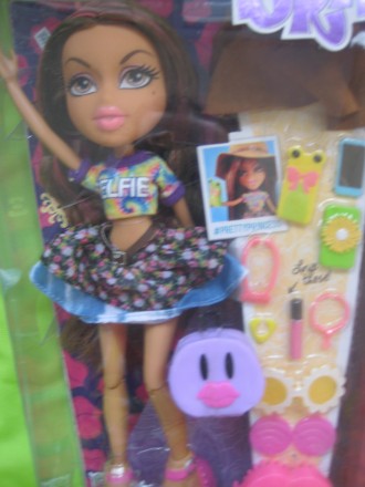 Продам новую в упаковке куколку   Bratz SelfieSnaps Doll- Yasmin.

Лучший пода. . фото 2