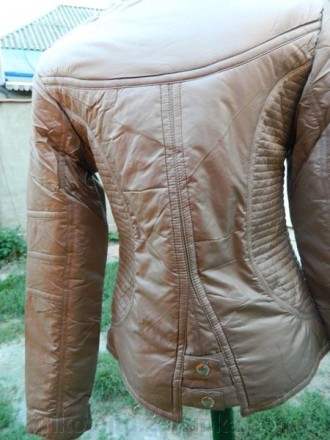 Стильная женская куртка M размер: 1 шт полуобхват груди - 43 см
полуобхват тали. . фото 4