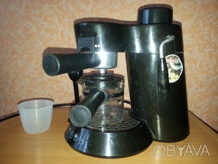 Кофеварка Saturn Black может приготовить кофе эспрессо. 
- Мощность 800 Вт 
- . . фото 1
