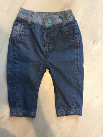 Продам новые джинсы Mothercare на х/б подкладке 3-6 месяцев Длина 35 см до пампе. . фото 2