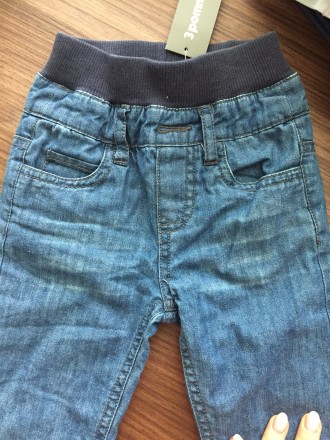 Продам новые фирменные джинсы на мальчика 9-12 мес.Рост 74 см.Покупали в Швейцар. . фото 4