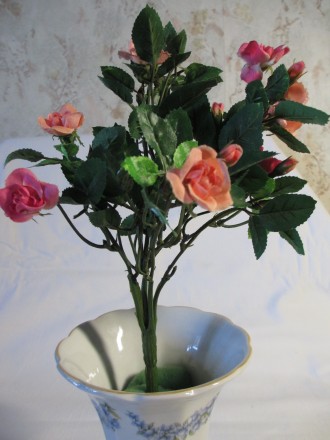 Искусственные букетики.Розы маленькие в бутонах и розочки мелкие,два вида,для до. . фото 5