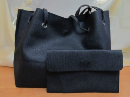 Женская сумка +косметичка
Новая
Цвет - черный
Замеры - 47/28/18 см
Материал . . фото 2