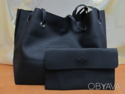 Женская сумка +косметичка
Новая
Цвет - черный
Замеры - 47/28/18 см
Материал . . фото 1