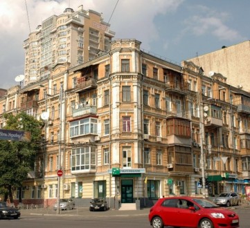 Продам 2 комнатную квартиру в центре столицы, ул. Жилянская, 104/24. 
Площадь 46. . фото 2