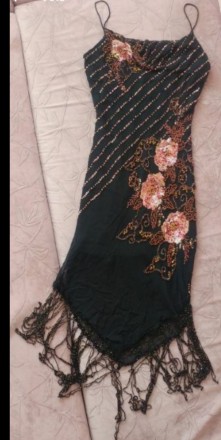 Платье с пайетками ручной работы.
Размер S.
Цвет чёрный + цветочный орнамент с. . фото 2