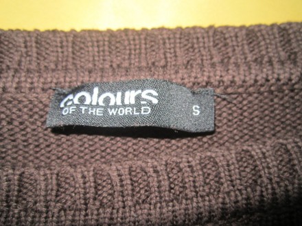 Фирменный красивый плотный коричневый свитер в узорах,
р.S, Colours of the worl. . фото 3