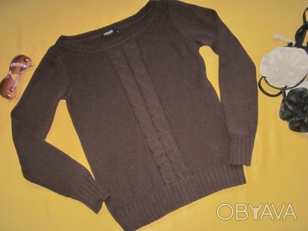 Фирменный красивый плотный коричневый свитер в узорах,
р.S, Colours of the worl. . фото 1