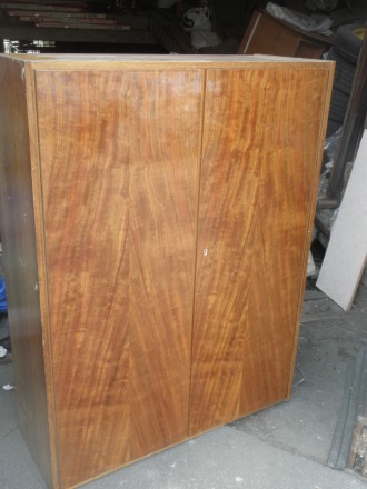 Шкаф деревянный размеры высота 134 см, длина 101 см, ширина 40 см. состояние на . . фото 2