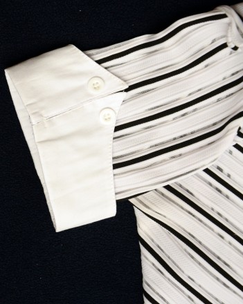 Продам нарядную полупрозрачную женскую блузку  "Aardo",
б/у,
в хорошем состоян. . фото 4