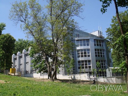 Отдельное стоящее 4-х этажное административное здание для бизнеса и досуга, расп. Гагарина. фото 1