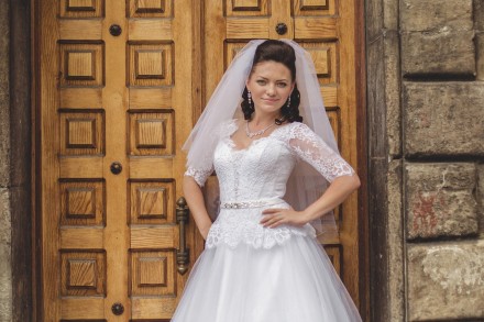 Продам біле корсетне весільне плаття від знаменитого дизайнера Оксани Мухи з від. . фото 8