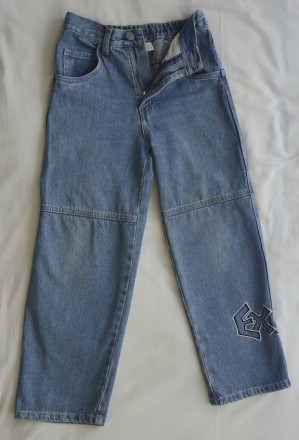 Продам плотные джинсы,  Германия,
б/у,
в хорошем состоянии,
без пятен, дырок . . фото 3