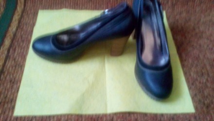 Красивые и удобные туфельки в хорошем состоянии,деловой и стильнй вариант,размер. . фото 2