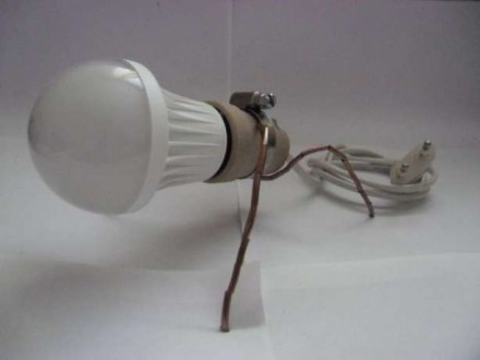Настольный LED (светодиодный) светильник 

мощность LED лампы - 9 Вт эквивален. . фото 2