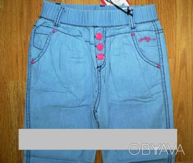Брюки джинсовые для девочки, летние, производитель Венгрия
ЗАМЕРЫ
98 см:
- дл. . фото 1