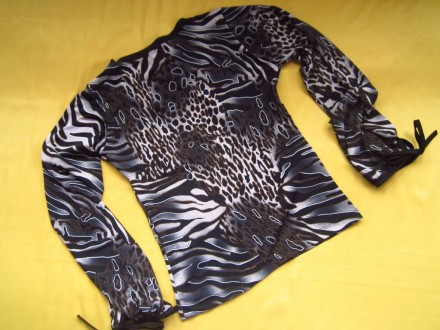 Красивый нарядный женский реглан с красивым вырезом спереди.Отрезной под грудью,. . фото 7