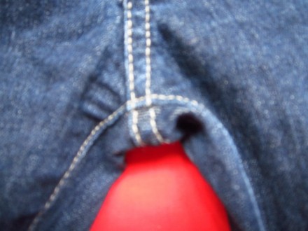 Фирменные тёмно-синие джинсы в отличном состоянии,сделано в Мехико.98% коттон,2%. . фото 5
