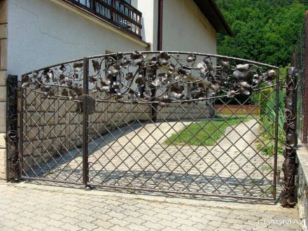Кованые ворота
Кованые ворота никогда не останутся незамеченными – они свидетель. . фото 4