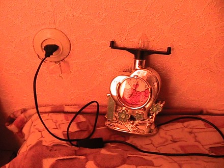 Часы с будильником и ночником. Лампочка в комплекте . На 1 батарейке пальчиковой. . фото 5