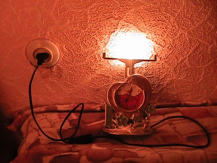 Часы с будильником и ночником. Лампочка в комплекте . На 1 батарейке пальчиковой. . фото 8