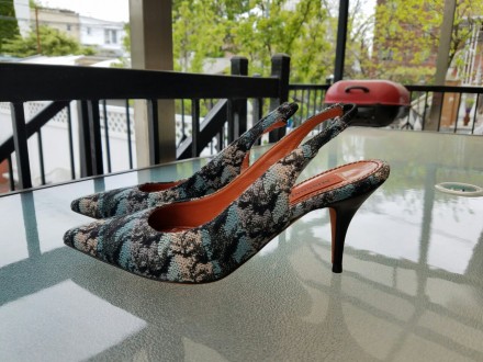 NEW Women's Missoni Classic Pumps SZ.38. .RETAIL:$795

MADE IN ITALY.

Невер. . фото 2