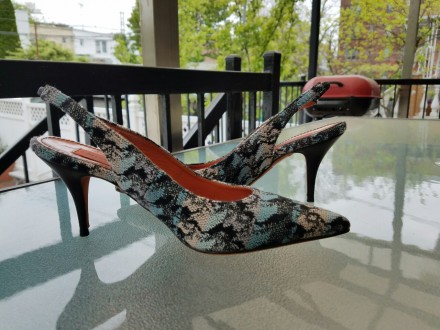 NEW Women's Missoni Classic Pumps SZ.38. .RETAIL:$795

MADE IN ITALY.

Невер. . фото 7