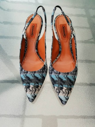 NEW Women's Missoni Classic Pumps SZ.38. .RETAIL:$795

MADE IN ITALY.

Невер. . фото 6