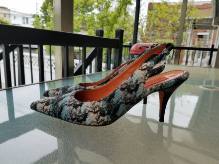 NEW Women's Missoni Classic Pumps SZ.38. .RETAIL:$795

MADE IN ITALY.

Невер. . фото 10