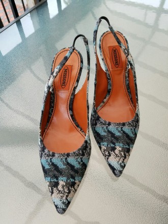NEW Women's Missoni Classic Pumps SZ.38. .RETAIL:$795

MADE IN ITALY.

Невер. . фото 5