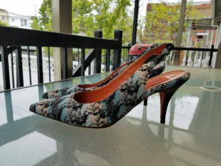 NEW Women's Missoni Classic Pumps SZ.38. .RETAIL:$795

MADE IN ITALY.

Невер. . фото 4
