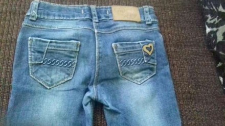 Турецкие джинсы скини на девочку в очень хорошем состоянии. Размер стоит 128 см . . фото 2