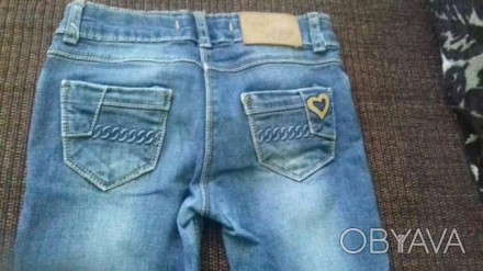 Турецкие джинсы скини на девочку в очень хорошем состоянии. Размер стоит 128 см . . фото 1