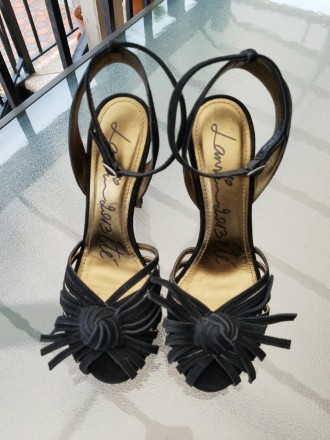 Women's Black Suede Lanvin Strappy Heels Size 39

RETAIL PRICE 1,195$

Они к. . фото 9