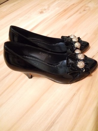 Продам туфлі Erisses. 
розмір: 33-й 
колір :чорний. 
Матеріал: натуральна шкі. . фото 5