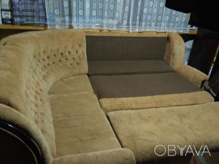 Продам угловой диван в неплохом состоянии! Единственное что есть потертости на о. . фото 1