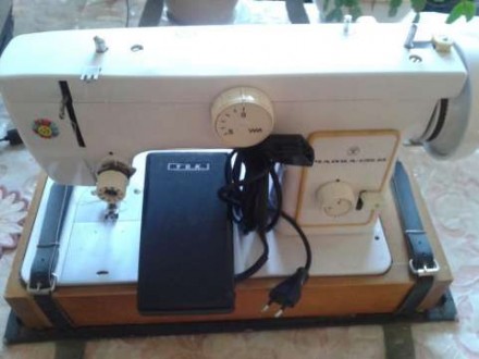 Продам или обменяю две швейные  машинки  с электроприводом  модели "Чайка 132-М". . фото 4