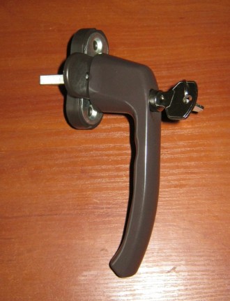 Ручка с замком-кнопкой и ключом от отечественного производителя ("анти - детка"). . фото 5