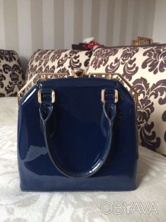 Продам сумку женскую лак синий, очень модная и красивая.. . фото 1