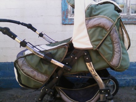 Детская коляска-трансформер, с надувными колесами с хорошей амортизацией и двумя. . фото 3