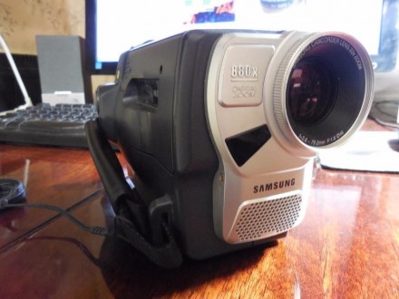 Samsung VP-W80 - видеокамера с 22-кратным трансфокатором длиннофокусного объекти. . фото 3