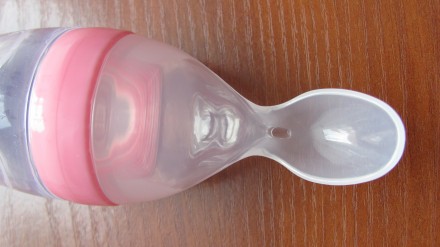 Детская силиконовая бутылочка-ложка для введения прикорма.

Невероятный удачны. . фото 9