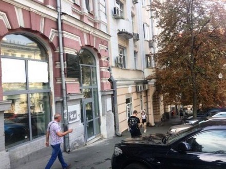Продажа фасадного магазина ресторана ул.Лютеранская. Общая площадь 185 м2. Печер. . фото 3