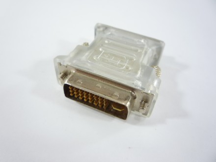 Перехідник для підключення VGA-монітора до DVI-виходу відеокарти.
Інтерфейс DVI. . фото 3