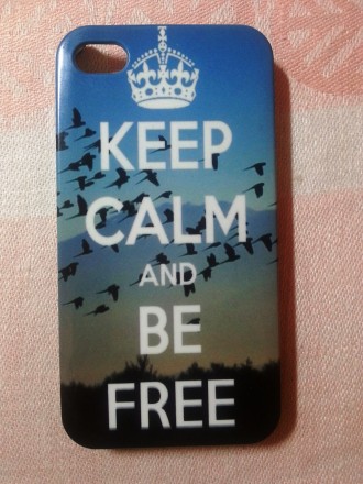 Чехол для iPhone 4, 4s с надписью "Keep calm and be free". В отличном состоянии.. . фото 2
