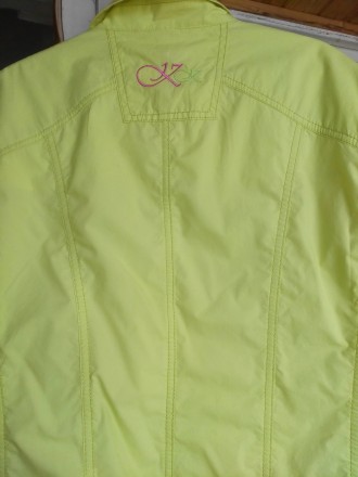 Куртка/ветровка KIM KARA,4 внешние и 2 внутренние карманы, застежки на кнопках, . . фото 3