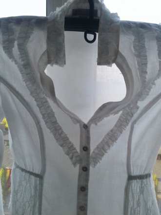 Продам блузку ,Made Turkey, б/у,прекрасное  состояние.Снежно белая блузка с голу. . фото 3