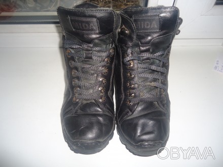 ботинки фирмы Мида,кожаные,стелька-22см, в отличном состоянии чуть погнут перед,. . фото 1